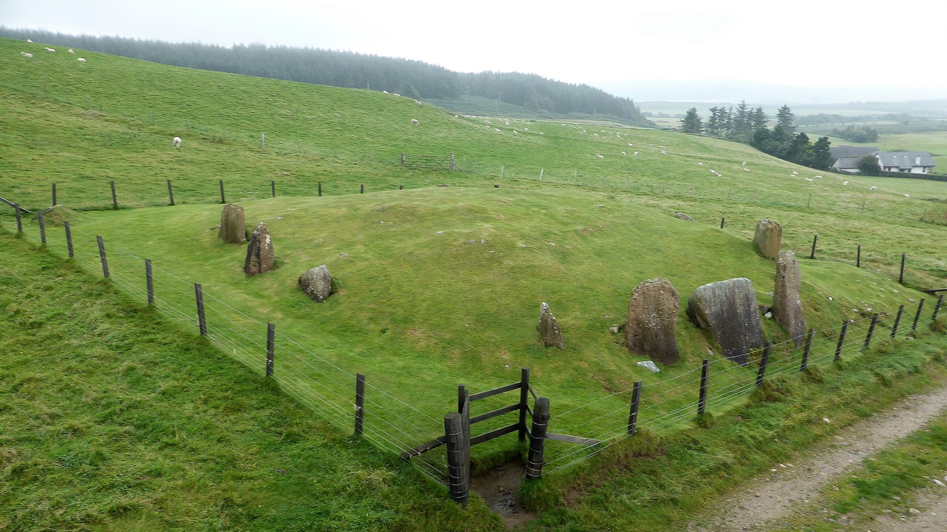 Auchagallon Curved Cairn