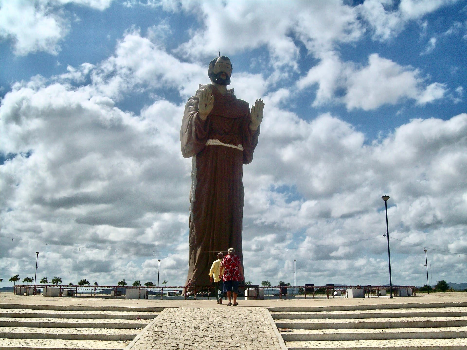 Caninde, Estátua de São Francisco