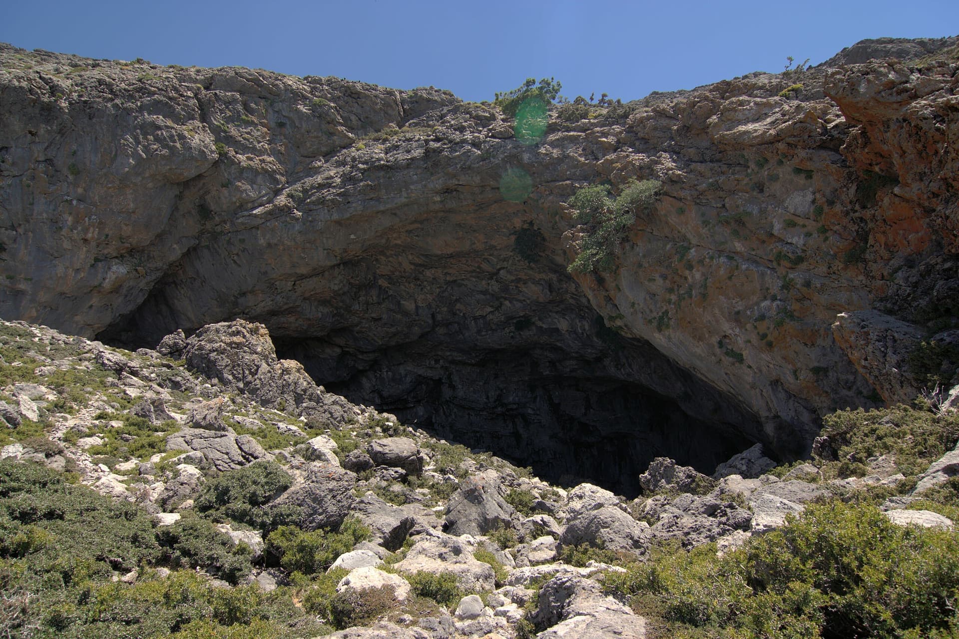 Kamares Cave