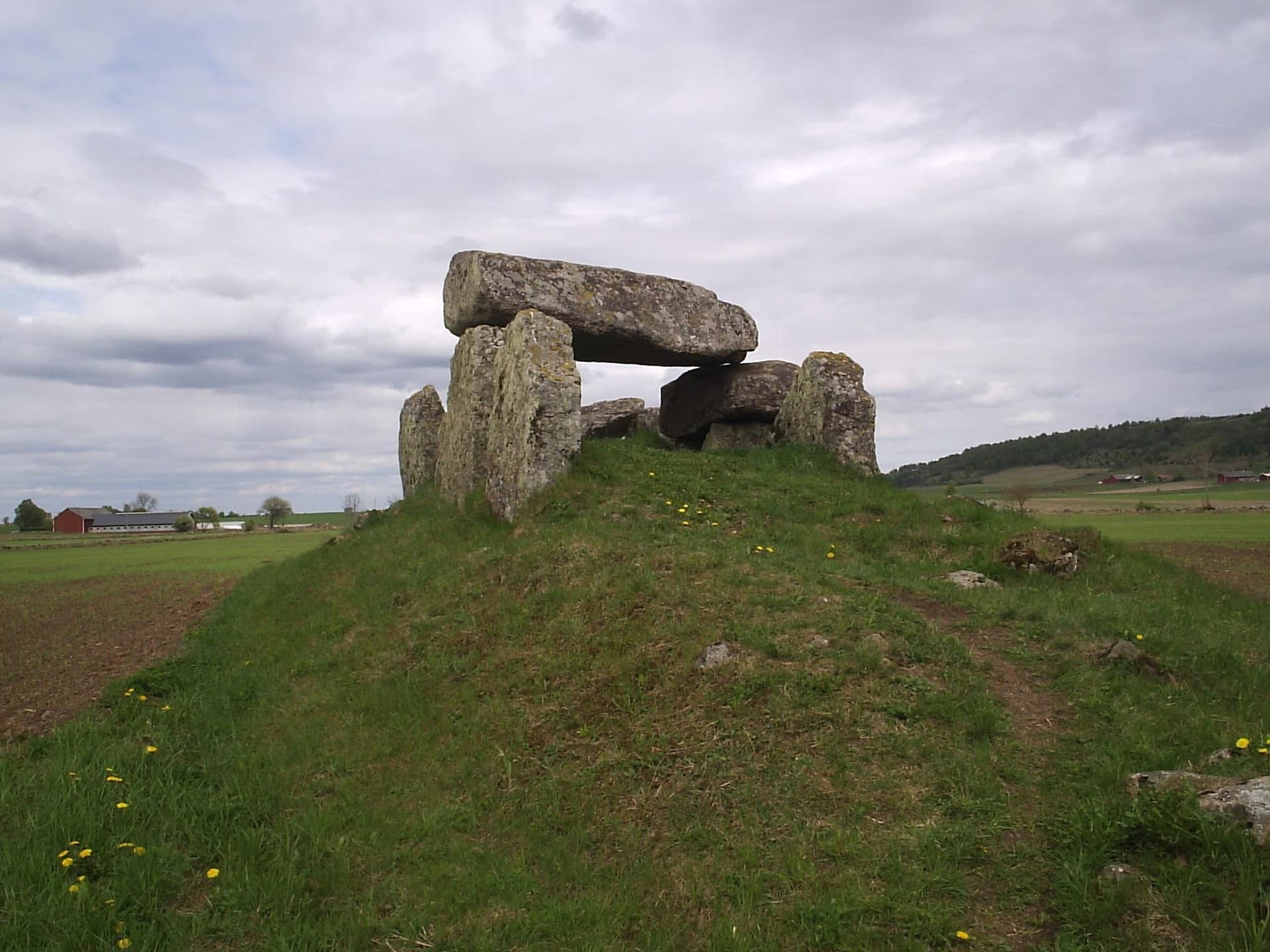 Luttra passage grave
