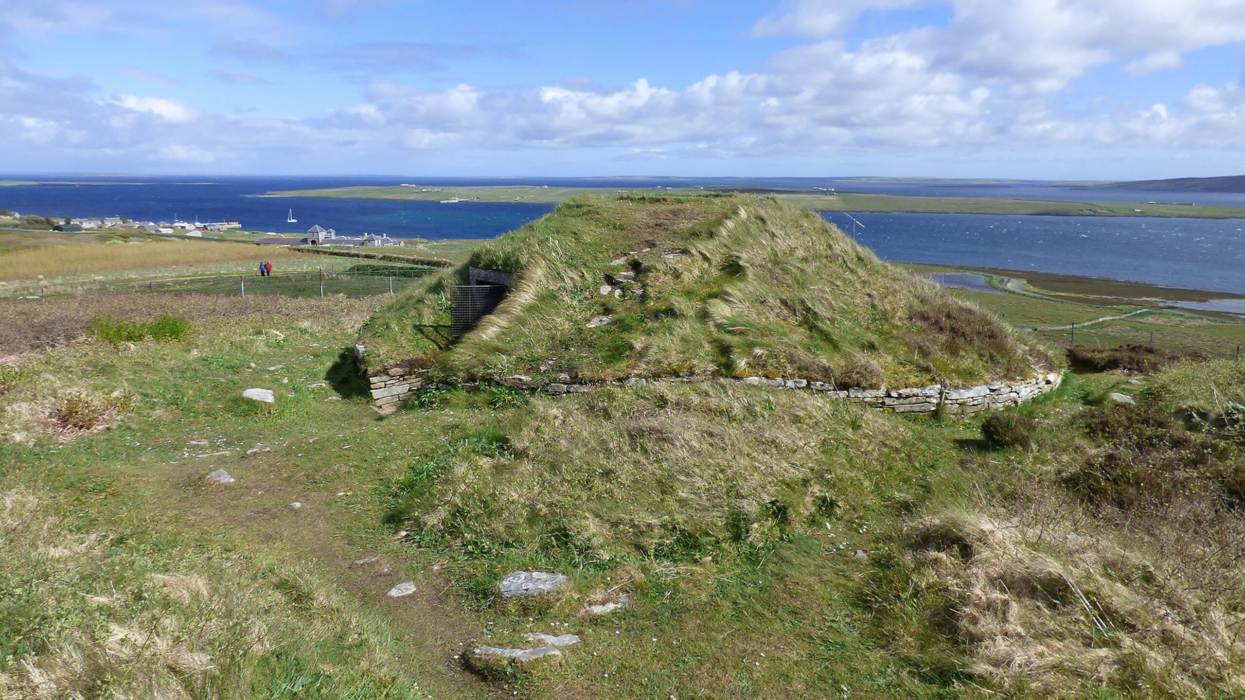 Taversoe Tuick Chambered Cairn