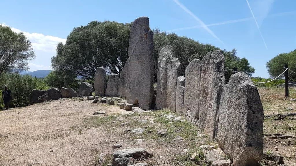The Giants' Tomb of Li Lolghi