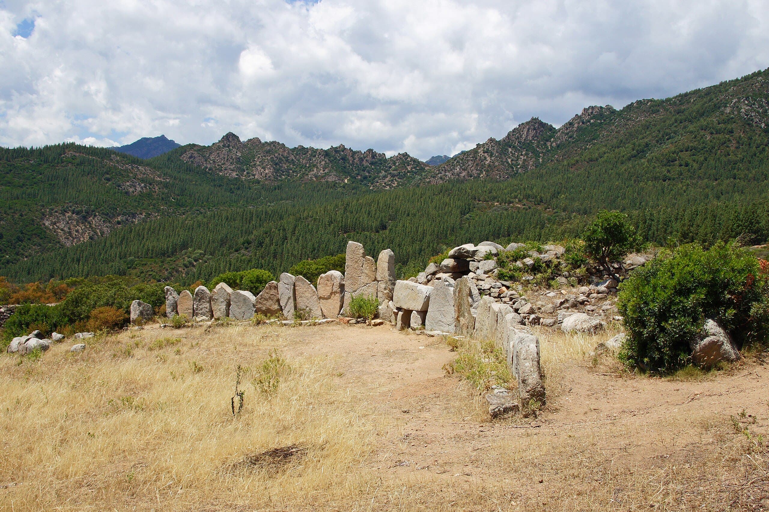 The Giants' Tomb of Osono