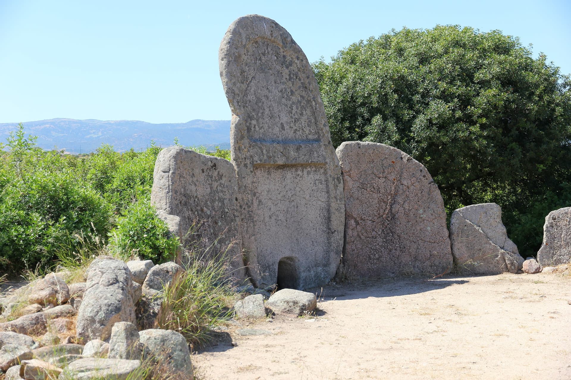 The Giants' Tomb of S'Ena'e Thomes