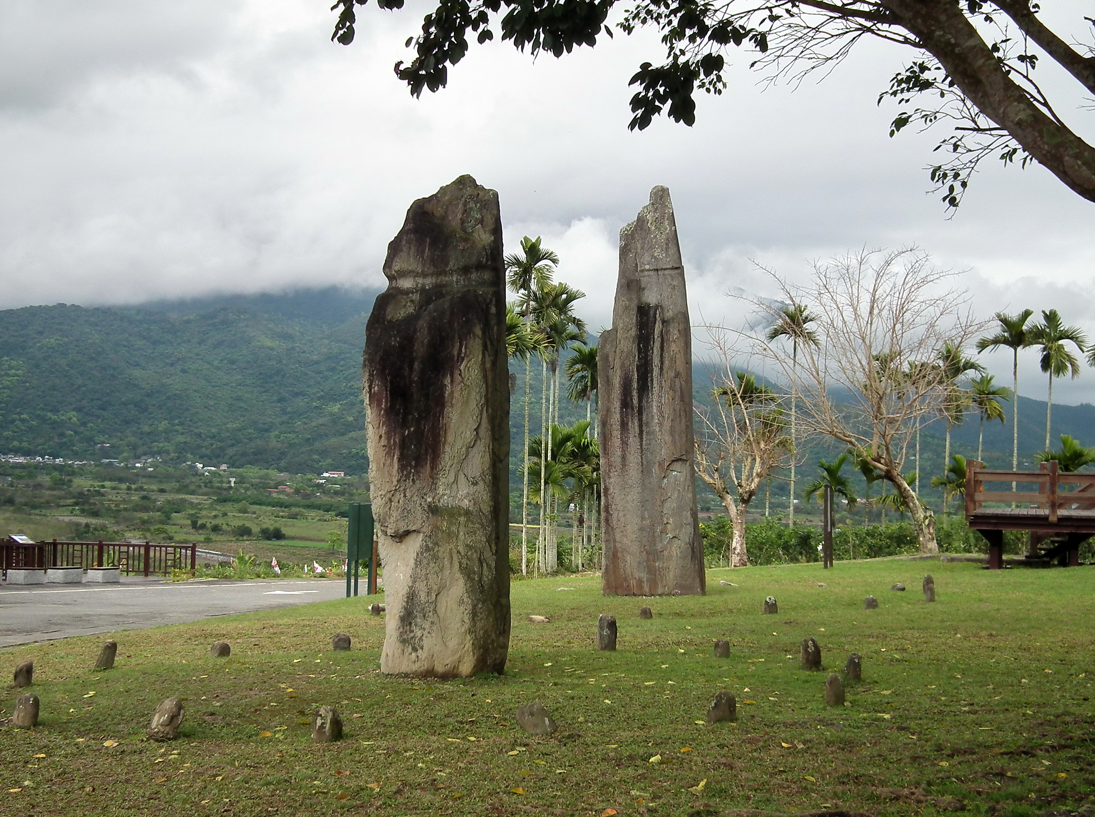 Saoba Stone Pillars, Ruisui